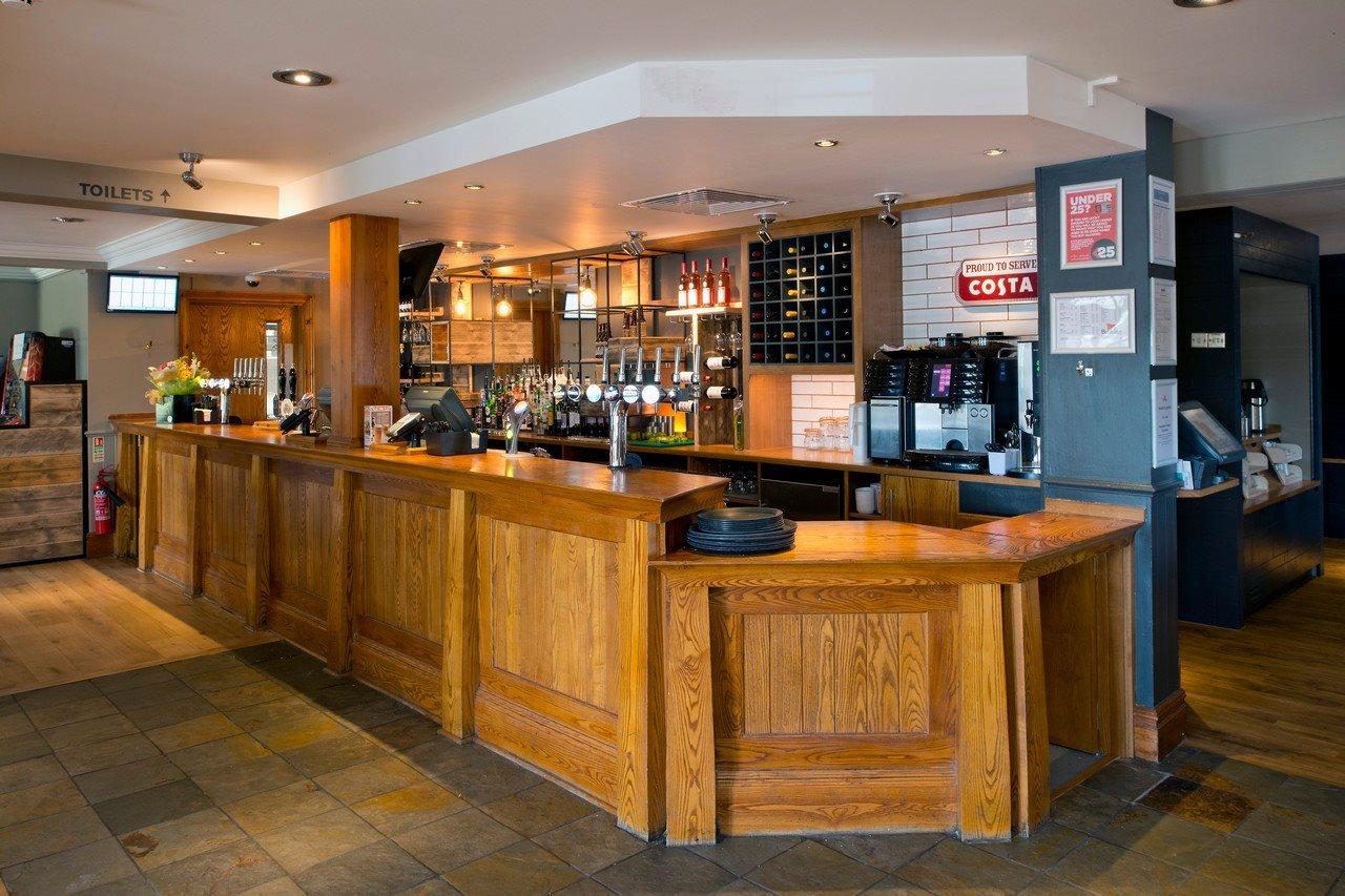 Premier Inn Frome Buitenkant foto
