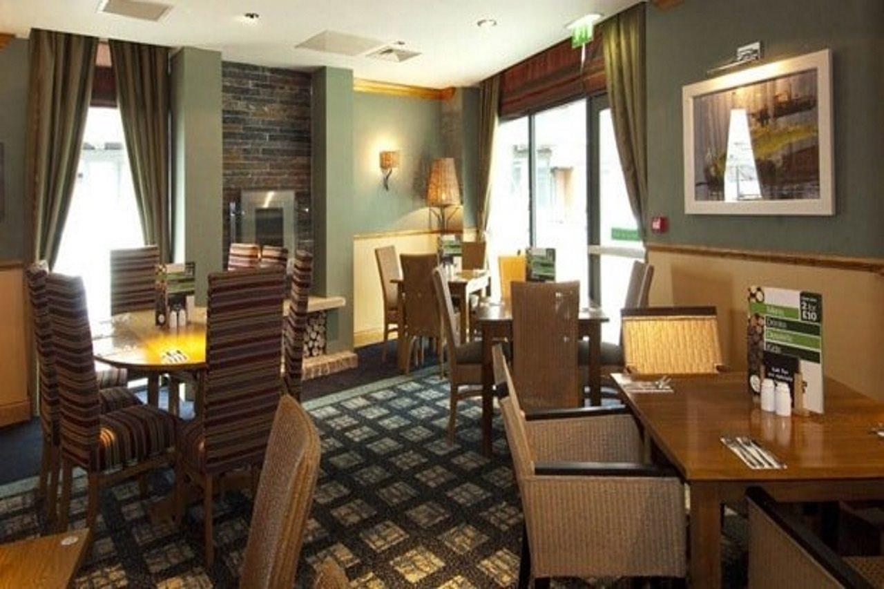 Premier Inn Frome Buitenkant foto