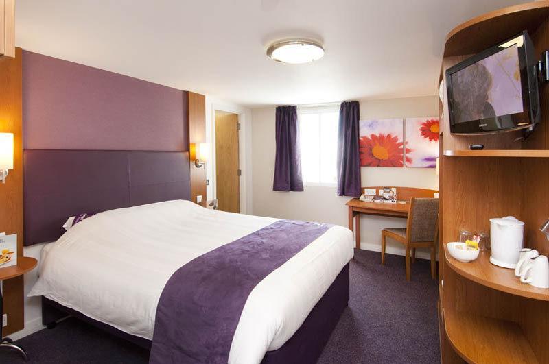 Premier Inn Frome Buitenkant foto